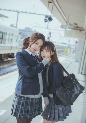 美女靠逼视频_BD英语免费观看超清